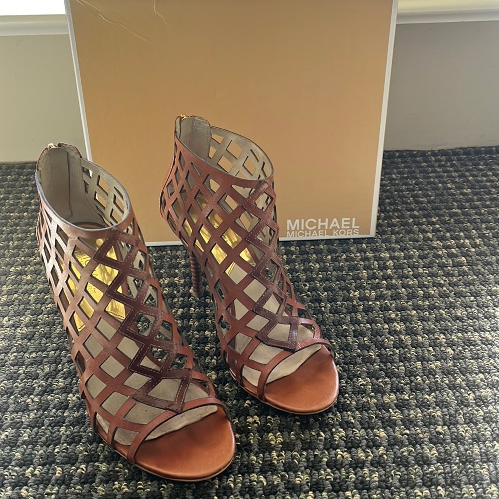 Michael Kors  bootie brown size 8.5